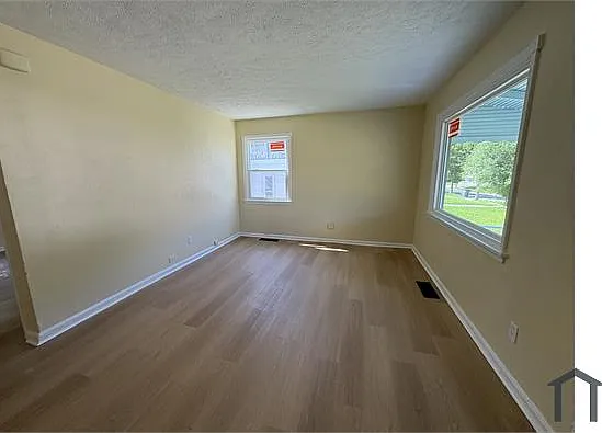 2 bed, 672 sqft, $1,500 — Photo 3