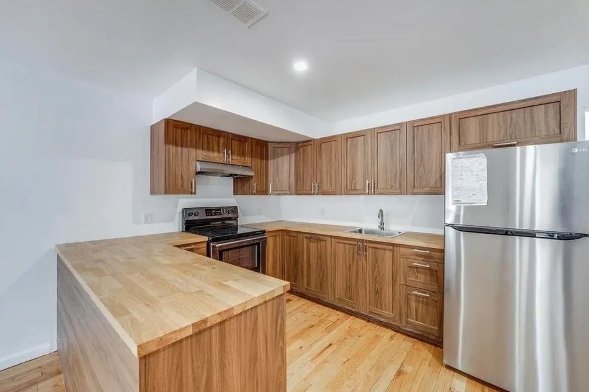 2 bed, 1.0 bath, 800 sqft, $1,950 — Photo 3