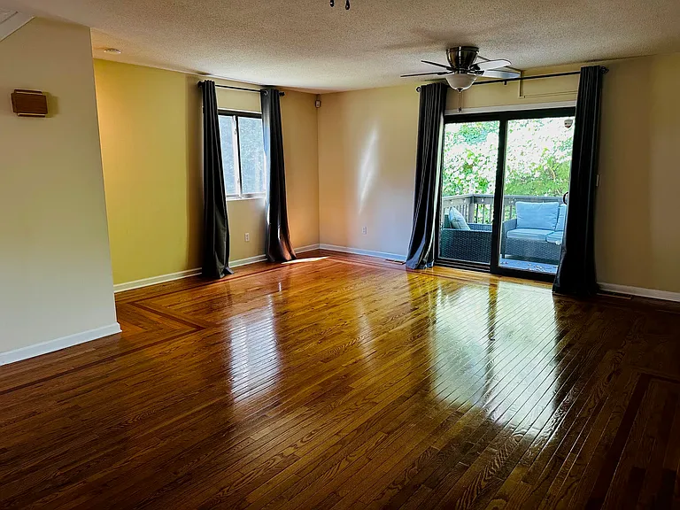 140 Thompson St #16A — Photo 2