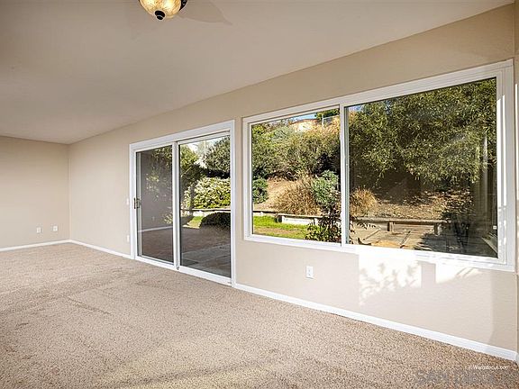 5th image of 4741 La Cuenta Dr