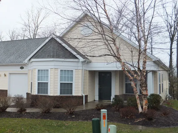 8579 Jonathan Dr #23B, North Royalton, OH 44133