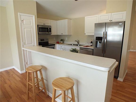 5th image of 1726 Meadow Oak Ln