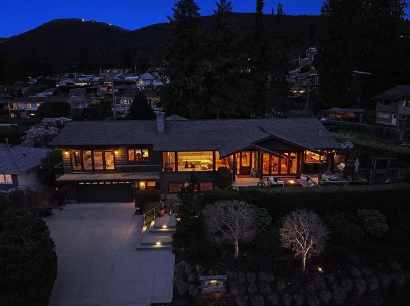 124 Carisbrooke Cres, North Vancouver, BC V7N 2S1