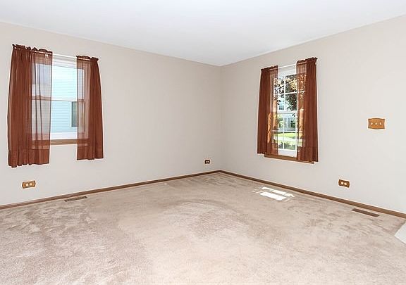3rd image of 7 Lansbury Ct