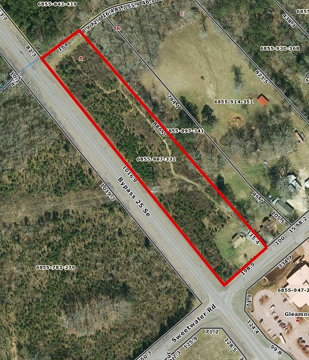 2nd image of 903 Sweetwater Rd