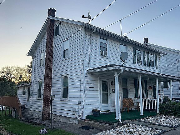 3rd image of 44 Spring St