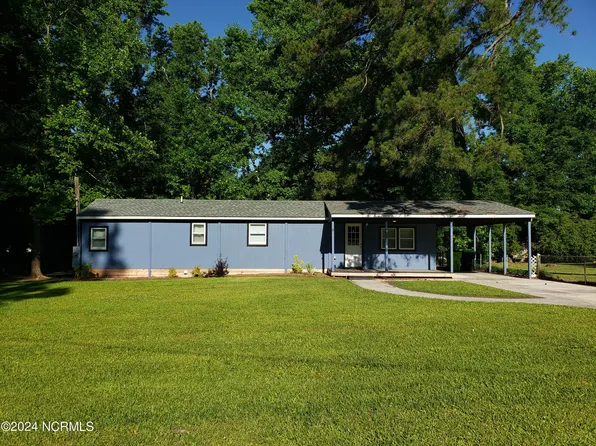 703 Davis Avenue, Whiteville, NC 28472