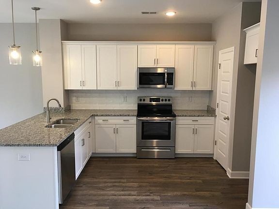 3rd image of 244 Mansfield Dr