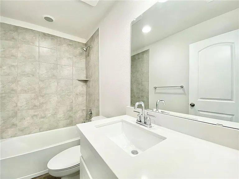 208 Caisson Trl — Photo 37