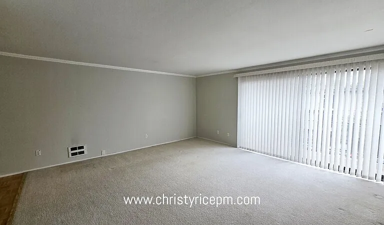 11010 NE 68th St #627 — Photo 5