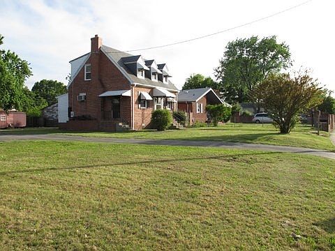 3rd image of 2709 Fairfield Ave