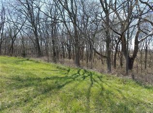 Hatchell Rd, Tonganoxie, KS 66086