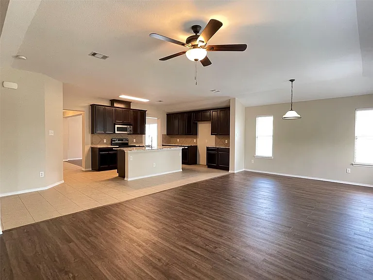 5921 Snow Creek Dr — Photo 6
