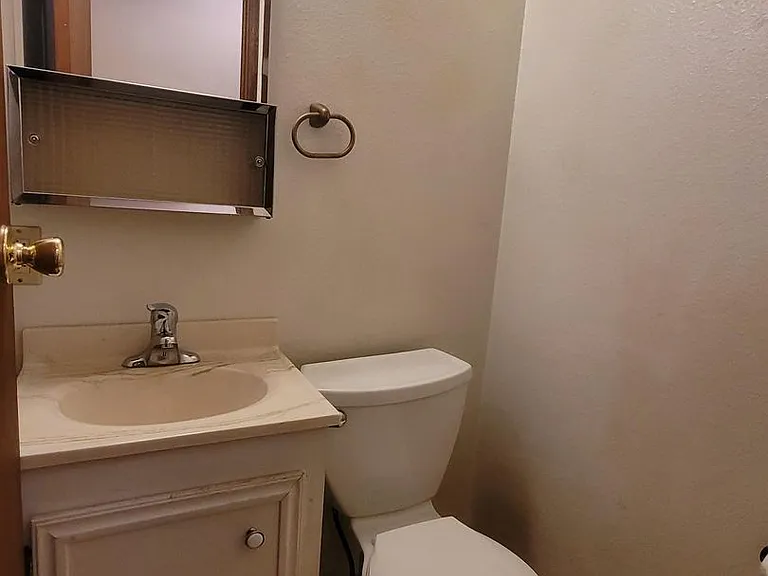 1112 Shorewood Drive — Photo 7