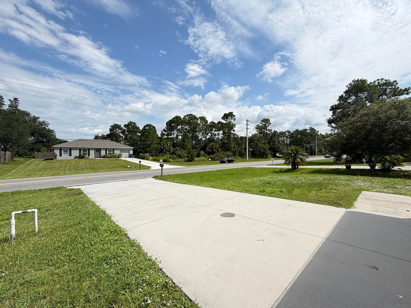 Charming 3 Bedroom Palm Bay Home Great Location! — Photo 2
