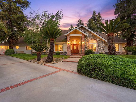 2nd image of 412 N Kanai Drive