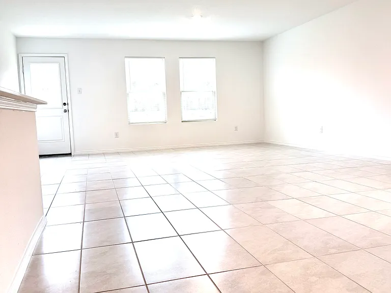 14045 Ilderton St — Photo 21
