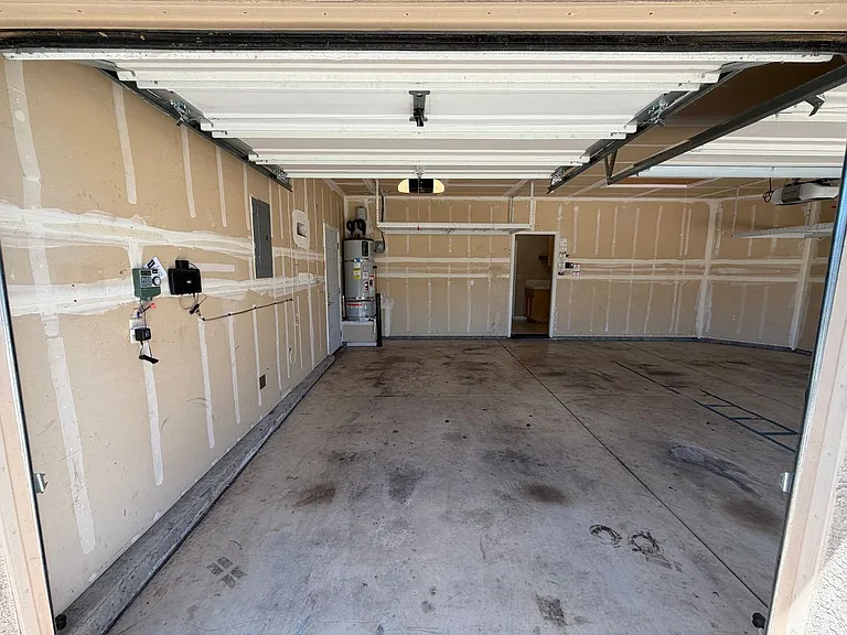6425 Rabbit Hollow Way — Photo 32
