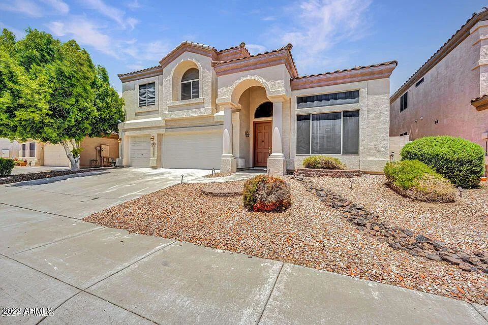 5 bed, 2.5 bath, 3596 sqft, $3,500 — Photo 4