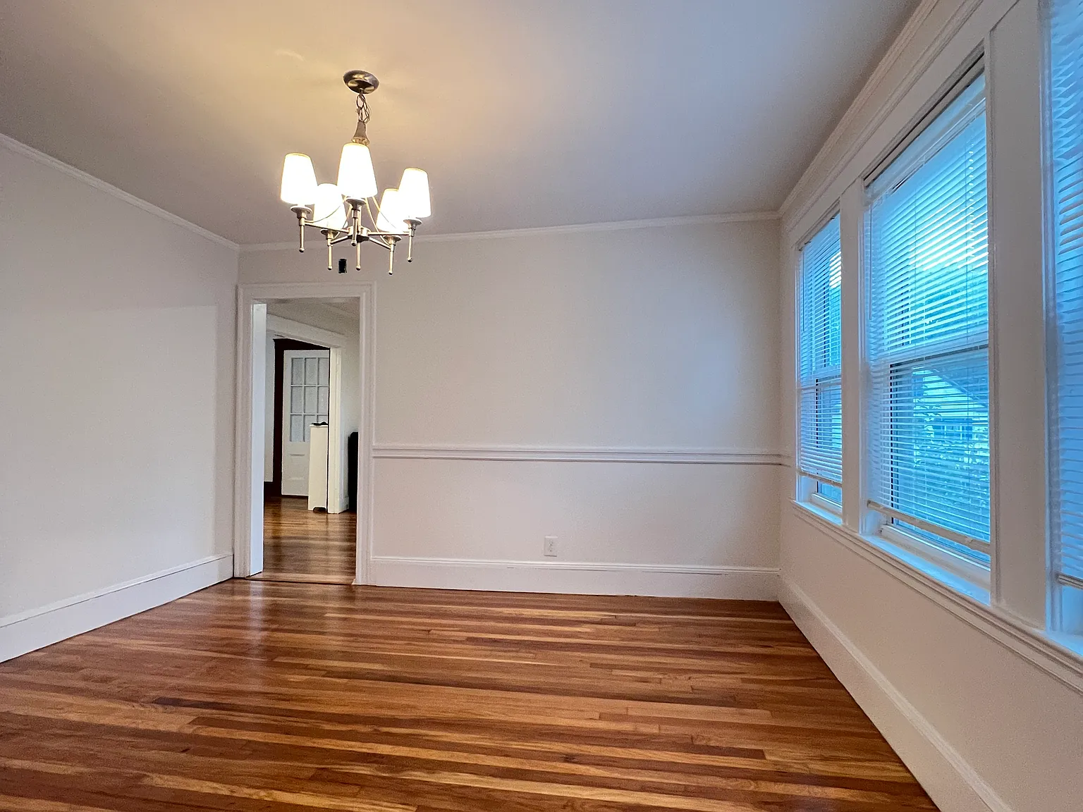 3 bed, 1300 sqft, $3,600 — Photo 2