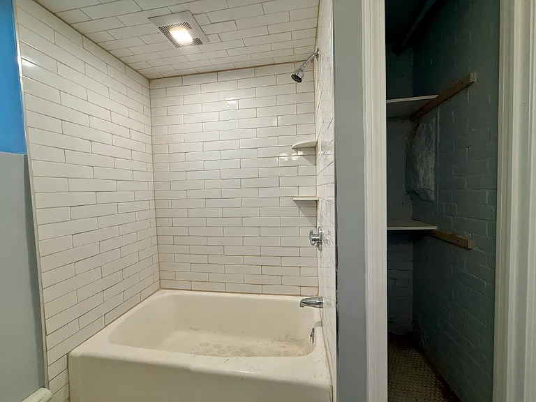 260 Hope St #1B — Photo 7