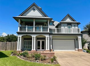 341 Lasso St, Angleton, TX 77515