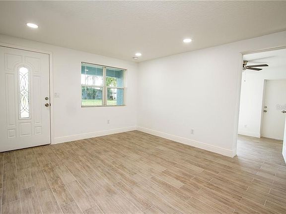 5th image of 6414 N Hubert Ave