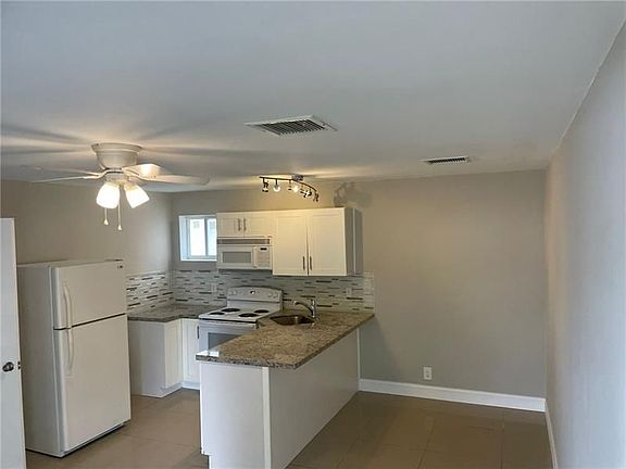 3rd image of 1600 NE 56th St #3
