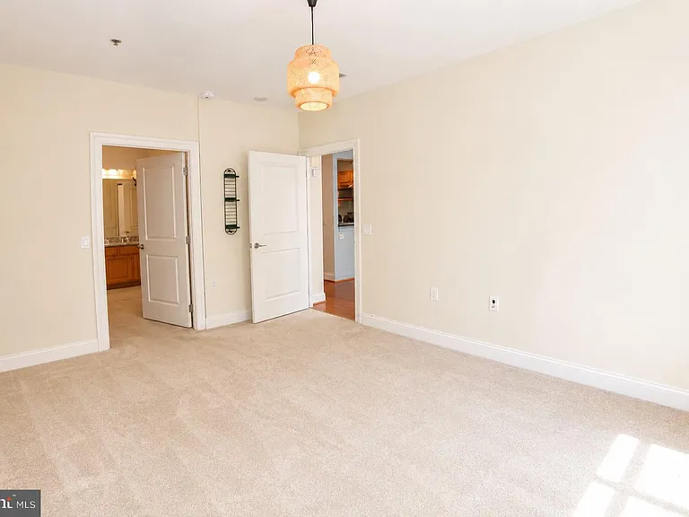 38 Maryland Ave #507 — Photo 17