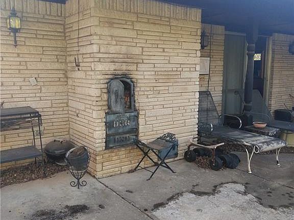 2nd image of 3110 NE 18th St
