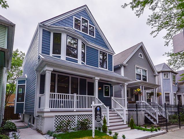 2nd image of 1767 W Winnemac Ave