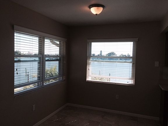 Dining area off kitchen 