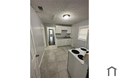 1480 W 26th St Photo 1