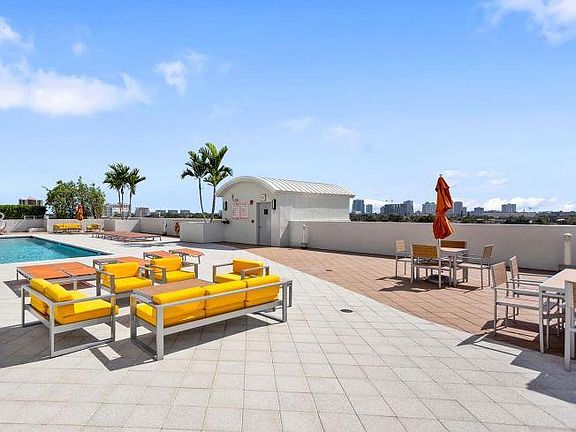 5th image of 3180 Coral Way APT 207