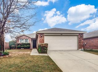 8805 Wagon Trl, Aubrey, TX 76227