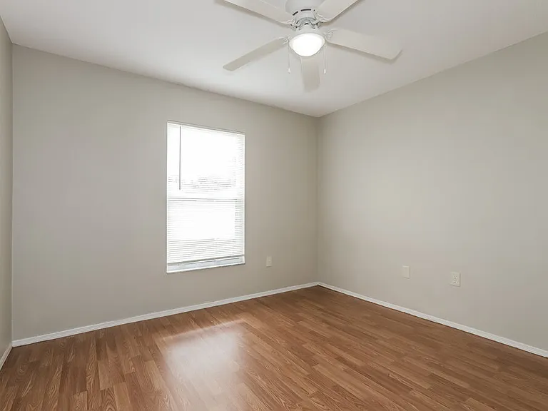 1586 Caroline Ct — Photo 12