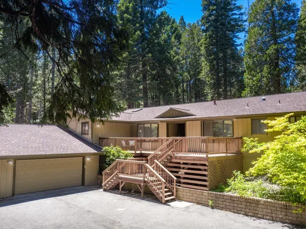 6832 Retreat Ln, Pollock Pines, CA 95726