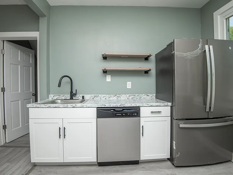 117 E Glenwood Ave #2 — Photo 5