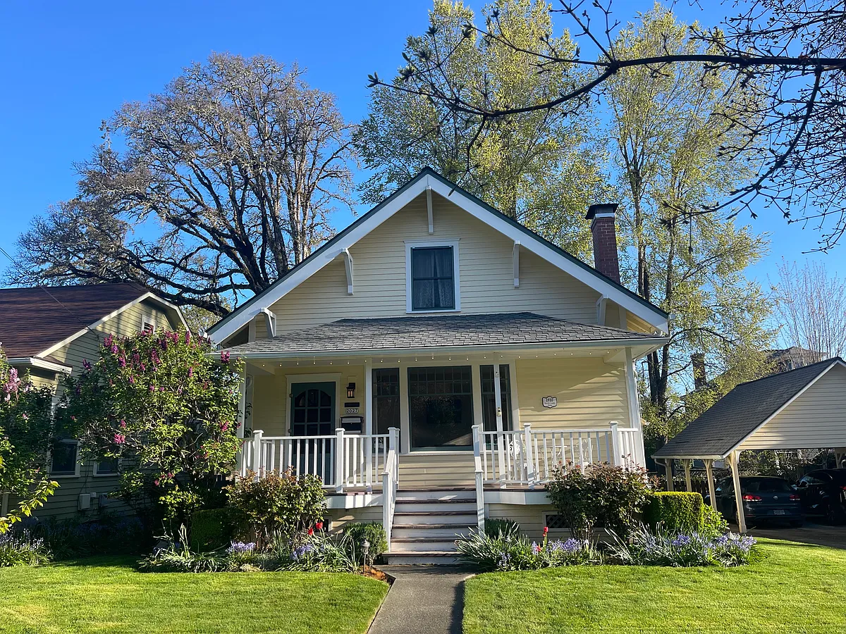 Building Photo - 2027 17th Ave