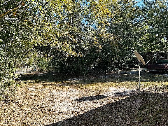 3rd image of 301 Sheppard Dr