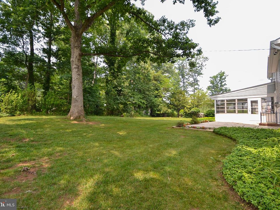 2nd image of 1510 Cranwell Rd