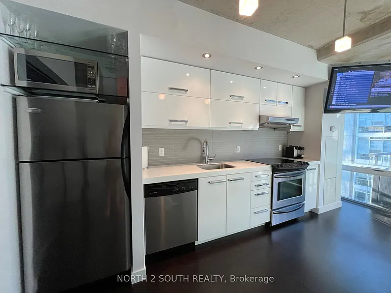 55 Stewart St #524 — Photo 7