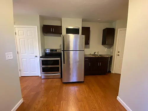 27 Florence St #1R Photo 1