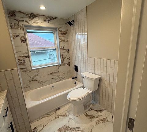 5th image of 606 W Walnut St Floor 2