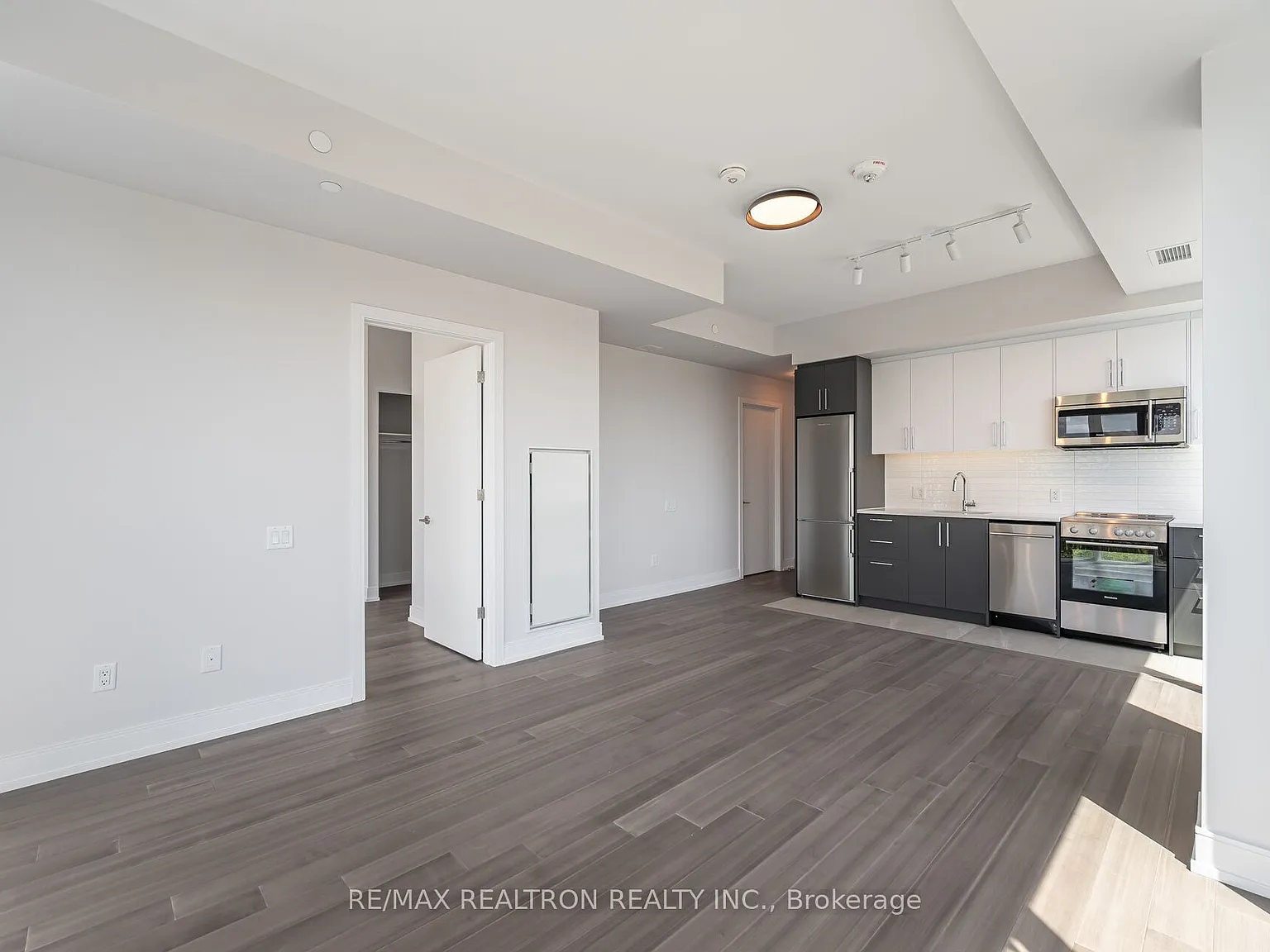 2 bed, $3,895 — Photo 2