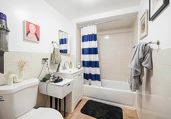 4th image of 315 Berry St APT 109