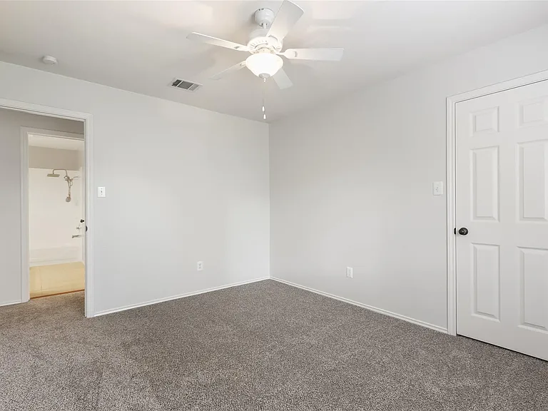 2604 Stenson Dr — Photo 31