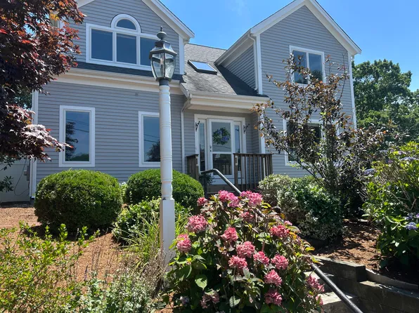 24 Bluff Avenue, Mashpee, MA 02649