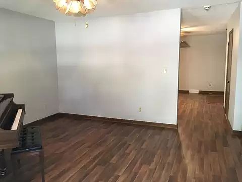 Entry living / sitting room