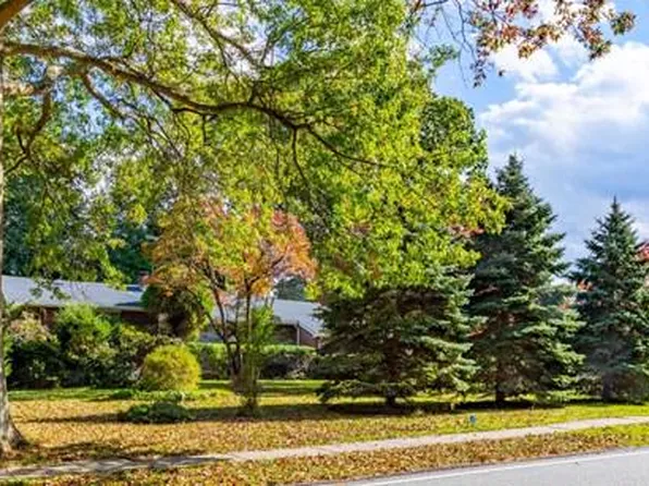 292 County Rd, Demarest, NJ 07627